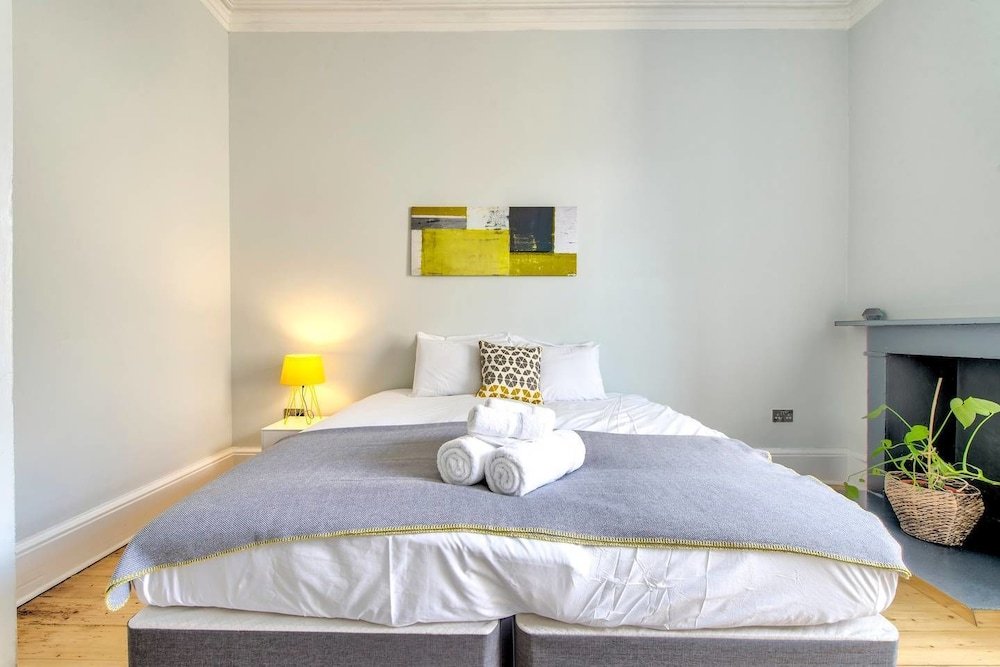 Фото Luxury Georgian Apartment: Heart of the City Location