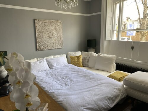Жильё посуточно Beautiful 1-bed Apartment in Cheltenham