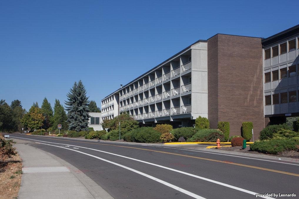 Фото Best Western Plus Rivershore Hotel