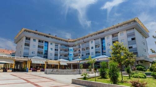 Гостиница Villa Royal Apartments в Тивате