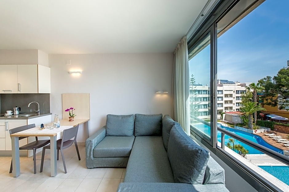 Фото Atenea Park Suites Apartaments