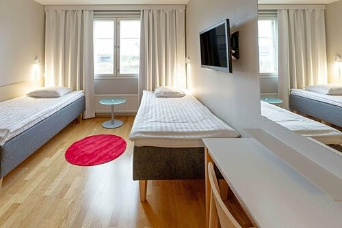 Гостиница Hotelli Jokipuisto в Кюменлааксо