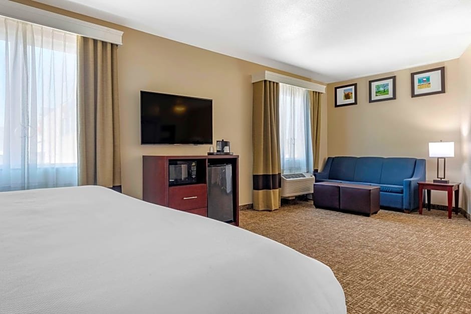 Фото Comfort Suites Plano - Dallas North