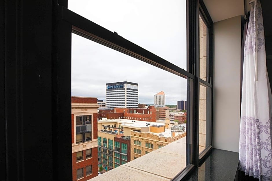 Фото Ambassador Hotel Wichita, Autograph Collection