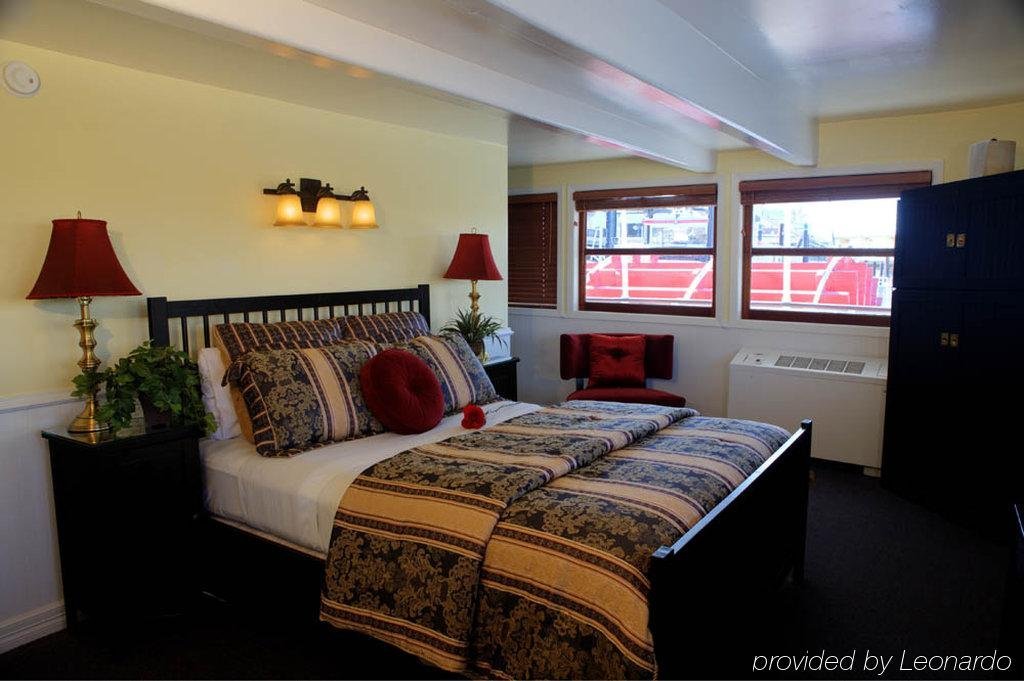 Фото Delta King Hotel