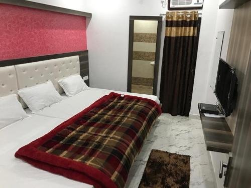 Фото Oyo 9055 Hotel Rich Inn