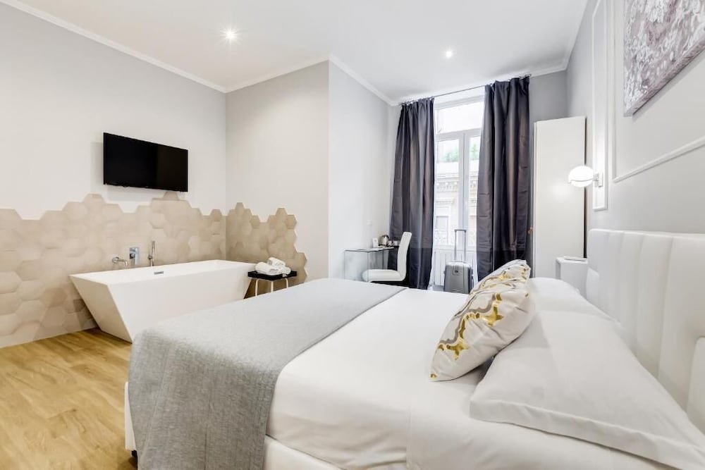 Фото Opera Private Suites