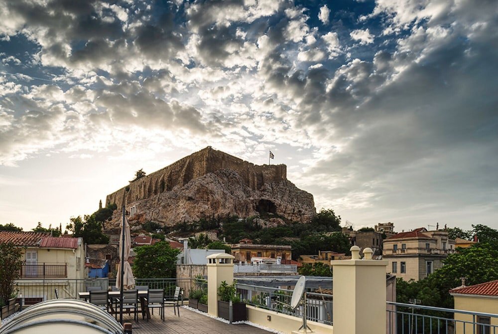 Фото Plaka's Villa with Breathtaking Acropolis View