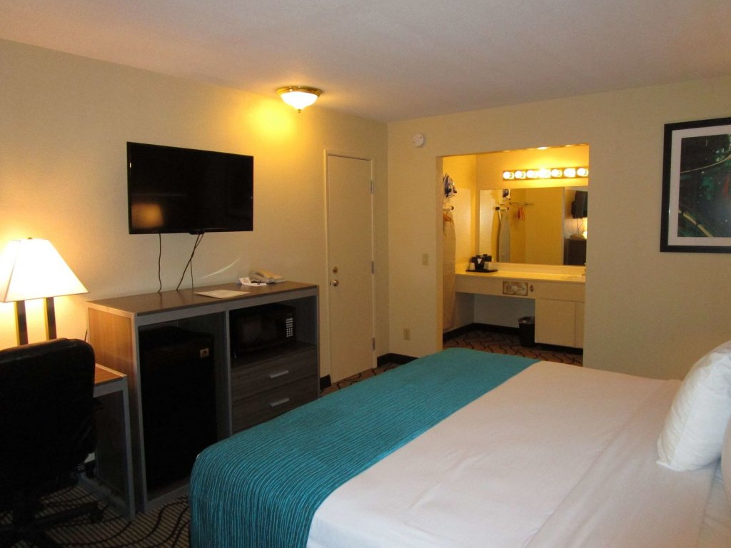 Фото SureStay Plus Hotel by Best Western Sacramento North