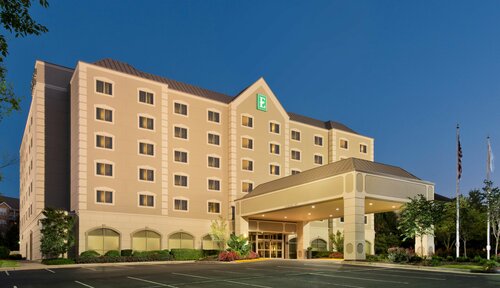 Гостиница Embassy Suites by Hilton Dulles Airport