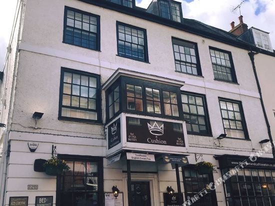 Фото The Crown And Cushion