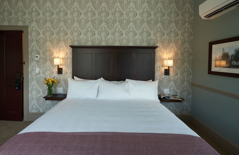 Фото The Groton Inn