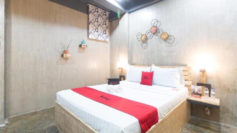 Фото RedDoorz Plus @ Taft North Mandurriao