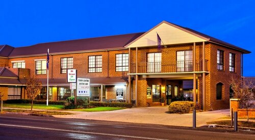 Гостиница Holbrook Town Centre Motor Inn в Куме