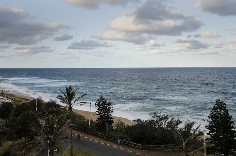 Фото 606 Umdloti Beach Resort