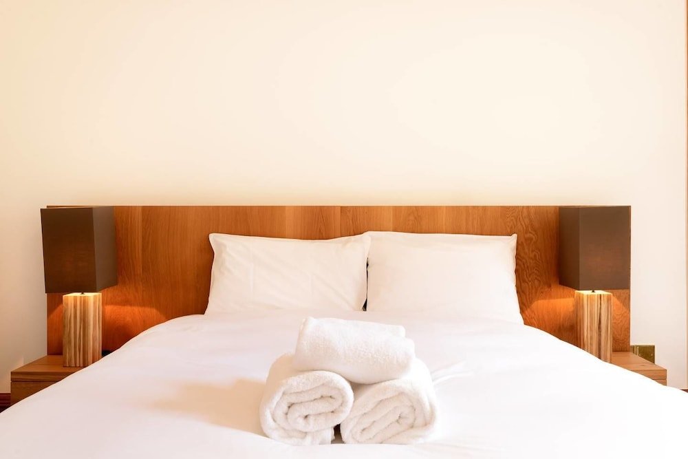 Фото 5 Bedroom Apt Near Meadows & George Square