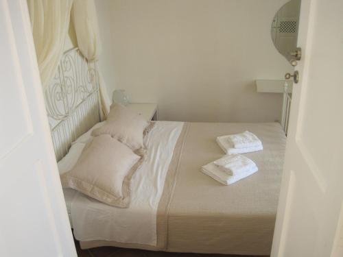 Фото Oia Suites Hotel