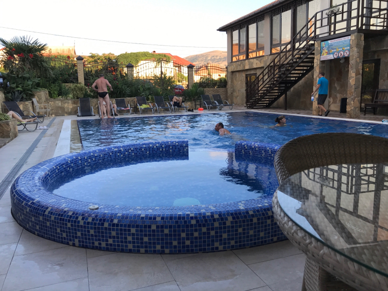 Фото Ассоль Меганом