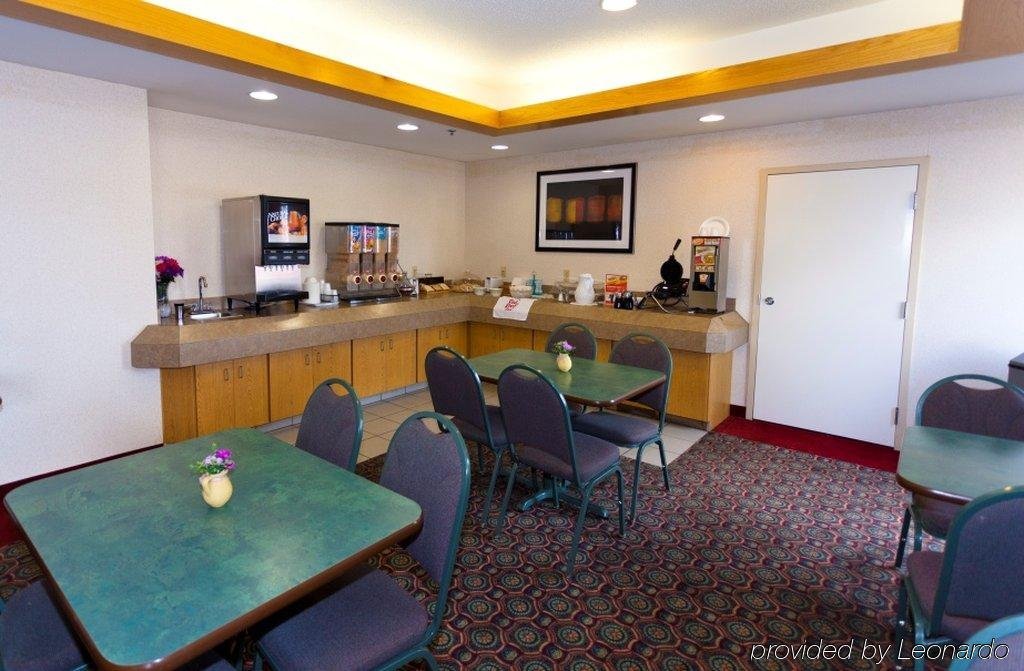 Фото Red Roof Inn Clyde