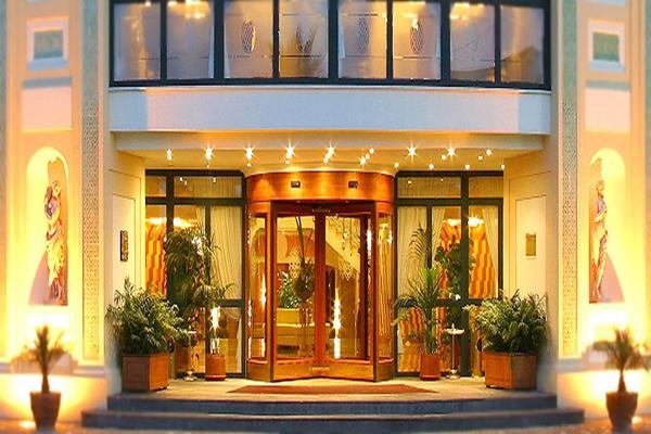 Фото отеля 2