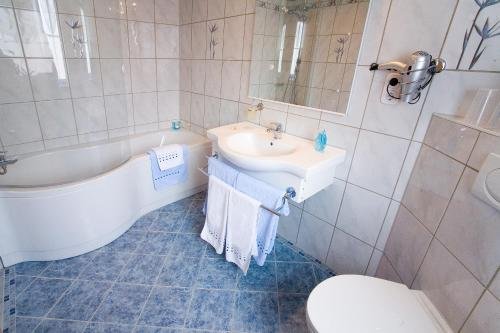 Фото Hotel-Restaurant Straussen