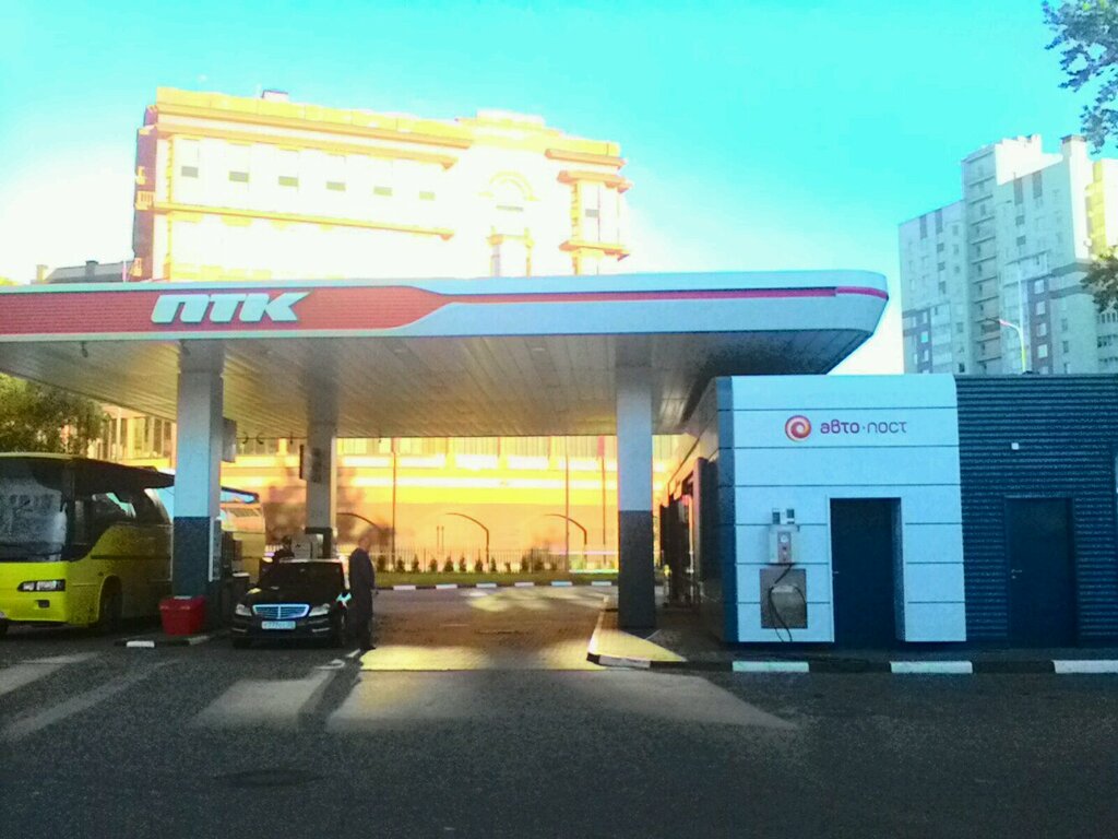 Gas station Peterburgskaya toplivnaya kompaniya, Saint Petersburg, photo