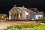 Rivne music drama theatre (Teatralna ploshcha, 1) ، مسرح