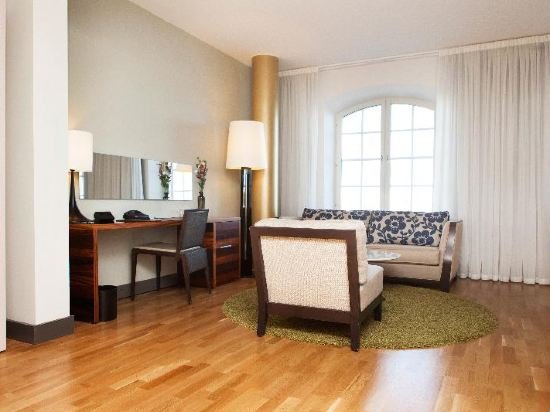 Фото Elite Hotel Marina Tower