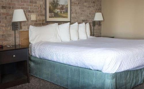 Фото Morris Grand Hotel and Conference Center