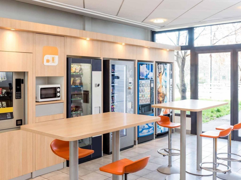 Фото HotelF1 Paris Saint-Ouen - Flea Market Hotel