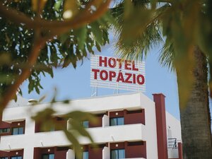 Topazio Mar Beach Hotel & Apartments