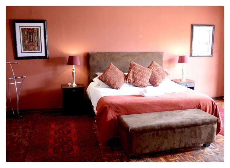 Фото African Moon Corporate House