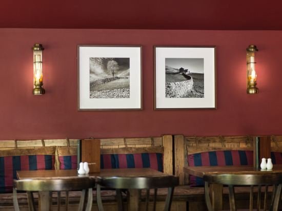 Фото Chevin Country Park Hotel & SPA