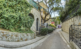 Фото Уютный дворик