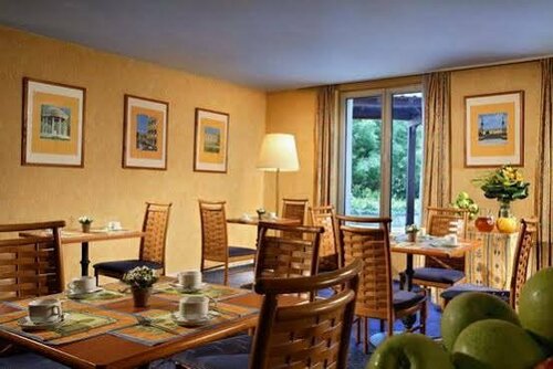 Гостиница Citadines Sainte-Catherine Brussels