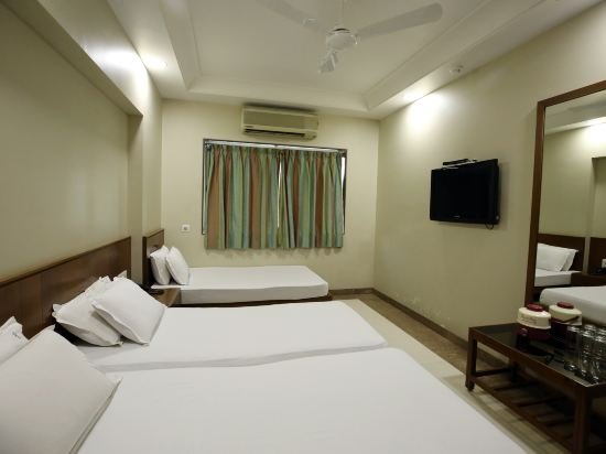 Фото Hotel Bombay International