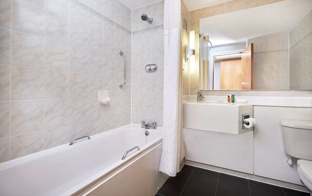 Фото Hilton London Watford