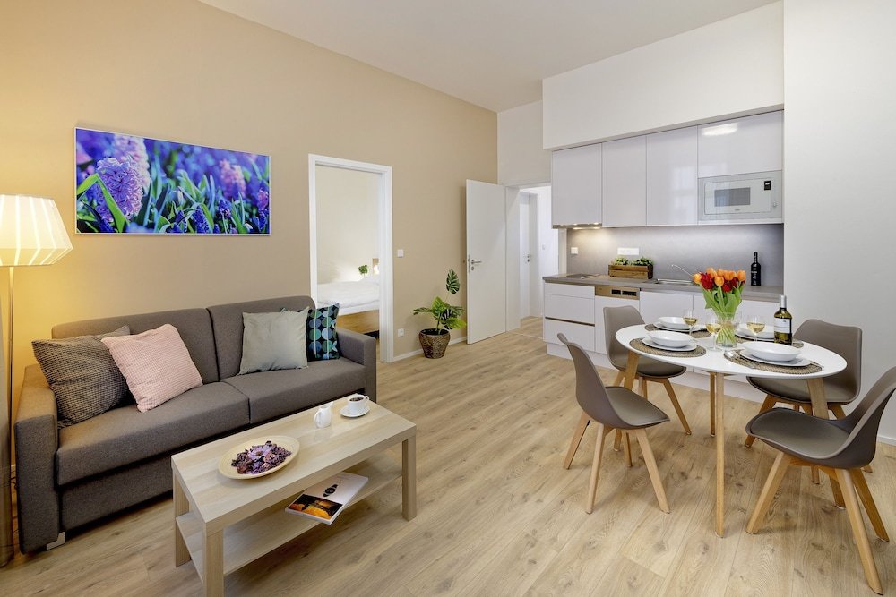 Фото DownTtown Suites Jugoslavska