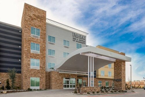 Гостиница Fairfield Inn & Suites by Marriott Fort Worth Southwest at Cityview