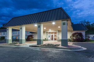 Suburban Extended Stay Hotel Fairmont