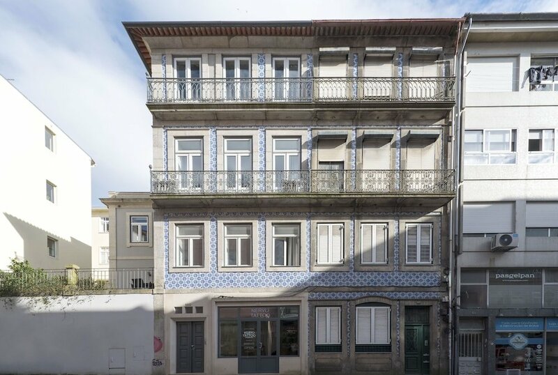 Гостиница Apartment Alegria Street by Sweet Porto - Free Parking в Порту