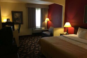 Econo Lodge Inn & Suites Lafayette