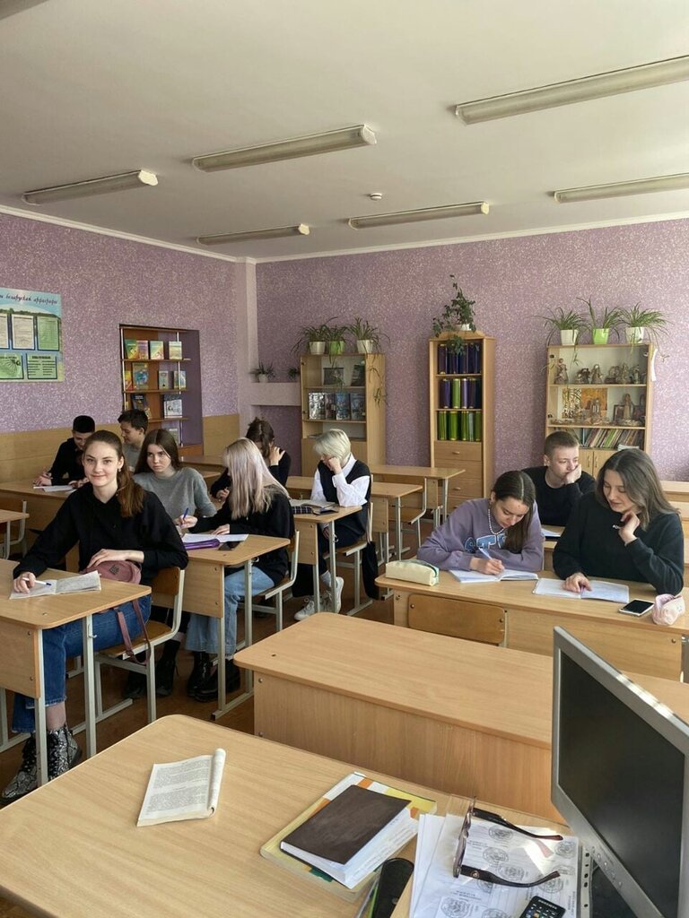 مدرسة Srednyaya shkola № 12 im I. K. Kabushkina Guo ، ، صورة