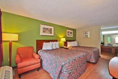 Гостиница Country Hearth Inn & Suites Marietta