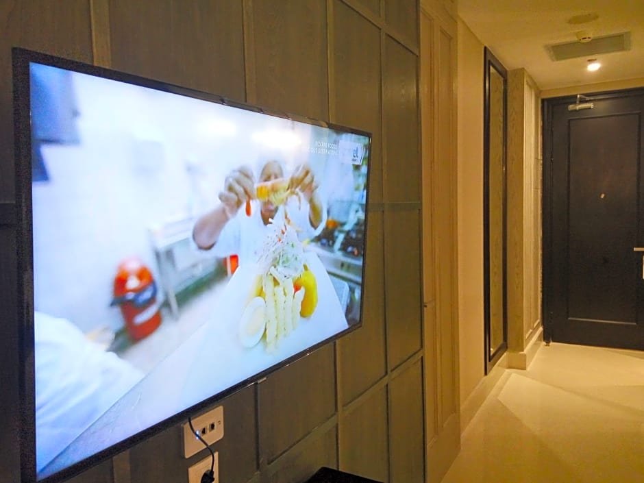 Фото Jambuluwuk Oceano Seminyak Hotel