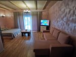 Baikal Holiday (posyolok Bolshoye Goloustnoye, ulitsa Kirova, 2Д), hotel
