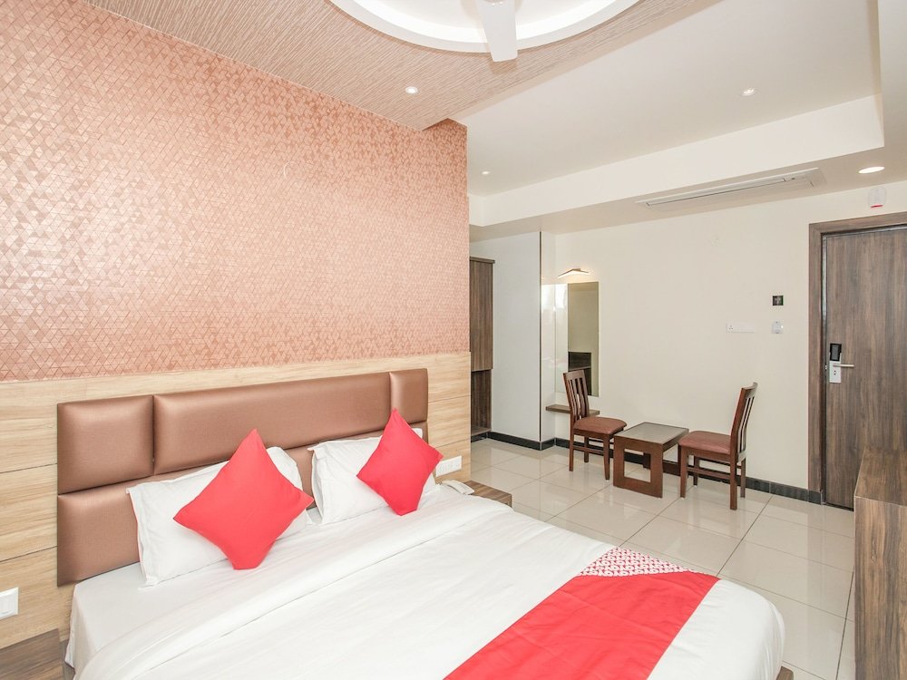 Фото Capital O 15403 Krishna Vaibhava