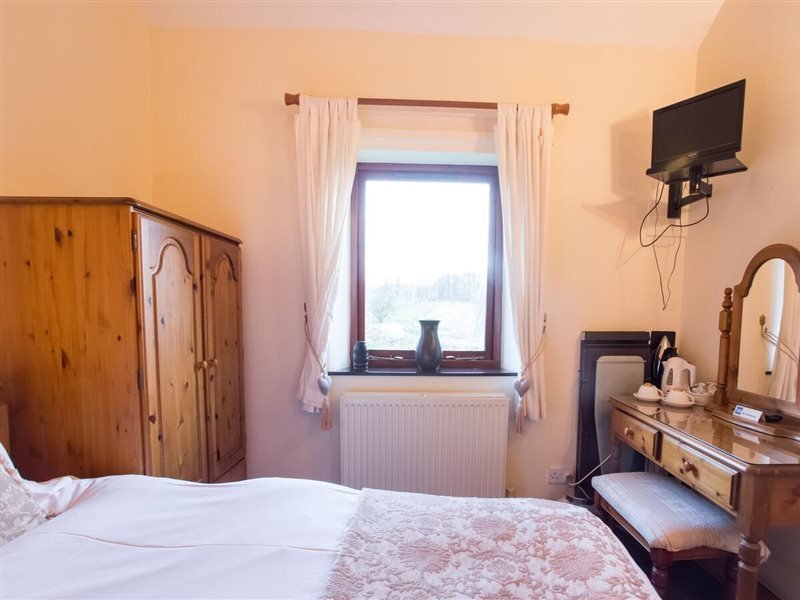 Фото Oyo Ye Olde Bowling Green Inn