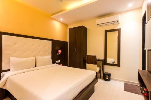 Фото Oyo 4256 Hotel Rajmahal