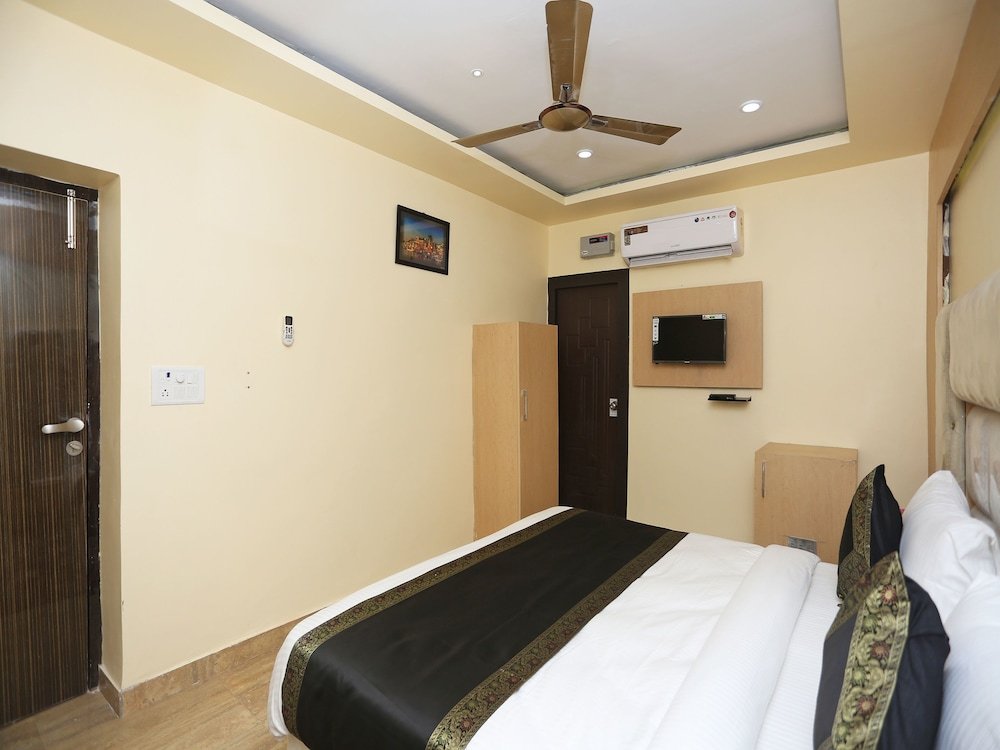 Фото Oyo Rooms Godowlia Shivala Road
